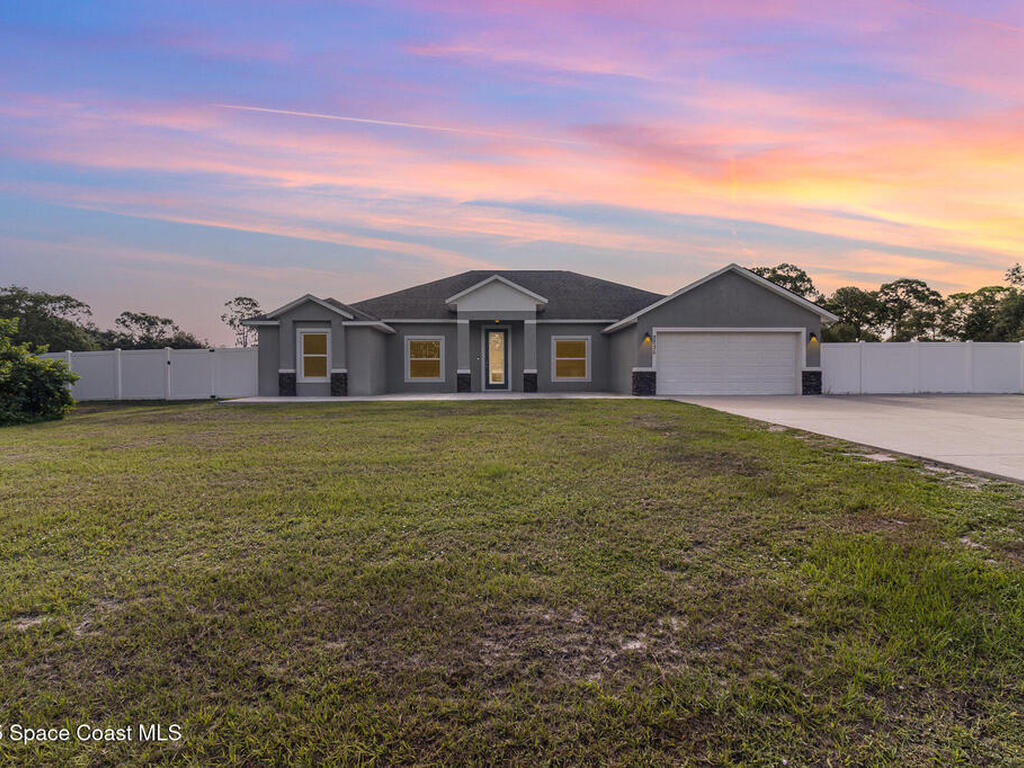 3735 Crista Jean Avenue, Grant-Valkaria, FL 32909