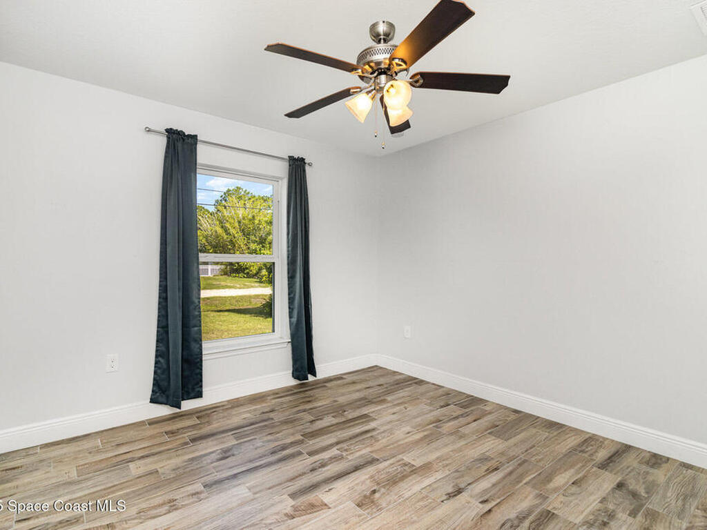 3735 Crista Jean Avenue, Grant-Valkaria, FL 32909