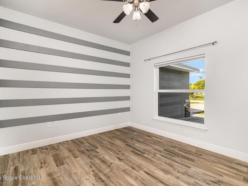 3735 Crista Jean Avenue, Grant-Valkaria, FL 32909
