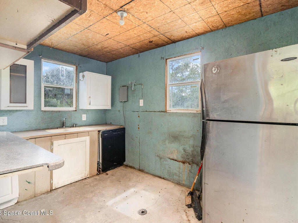 3735 Crista Jean Avenue, Grant-Valkaria, FL 32909