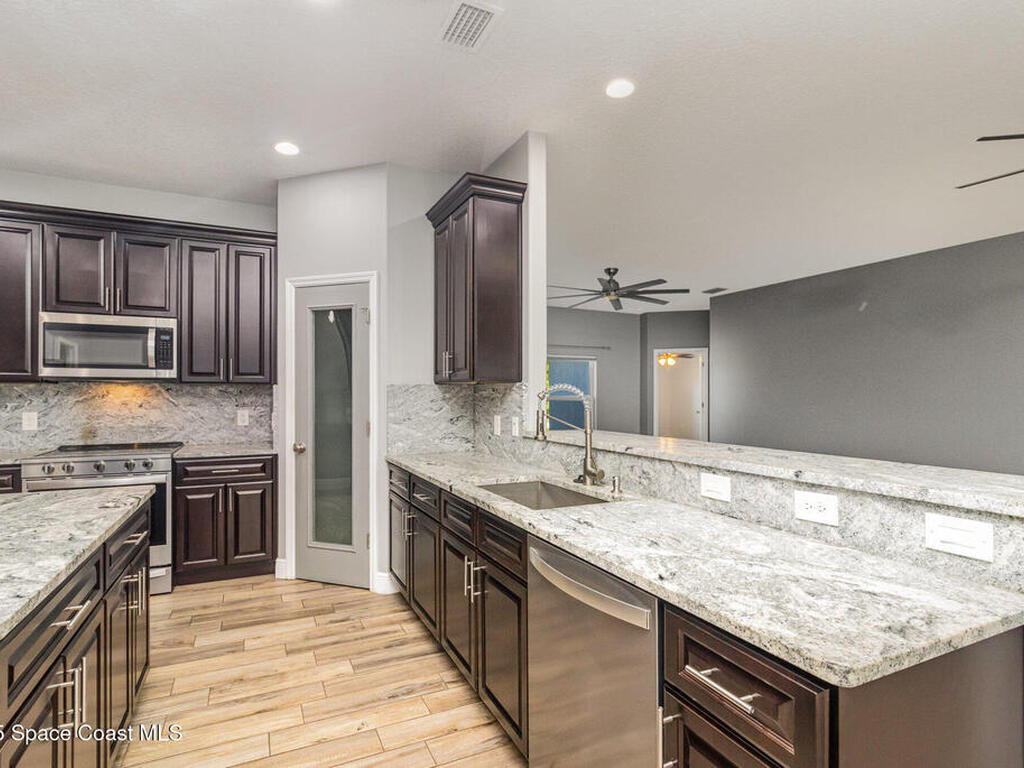 3735 Crista Jean Avenue, Grant-Valkaria, FL 32909