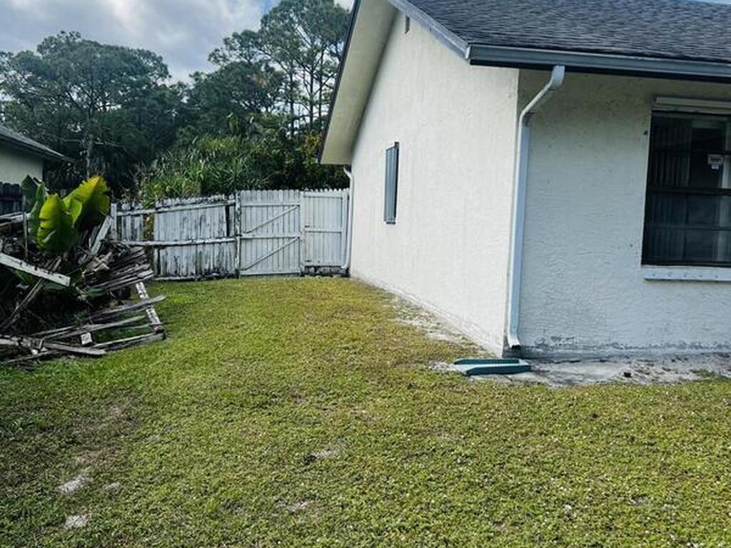1137 Hill Avenue, Palm Bay, FL 32907
