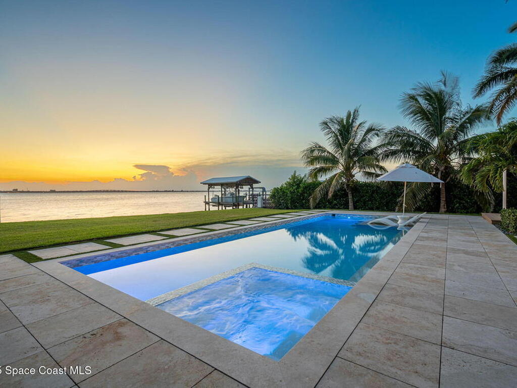 2600 N Riverside Drive, Indialantic, FL 32903