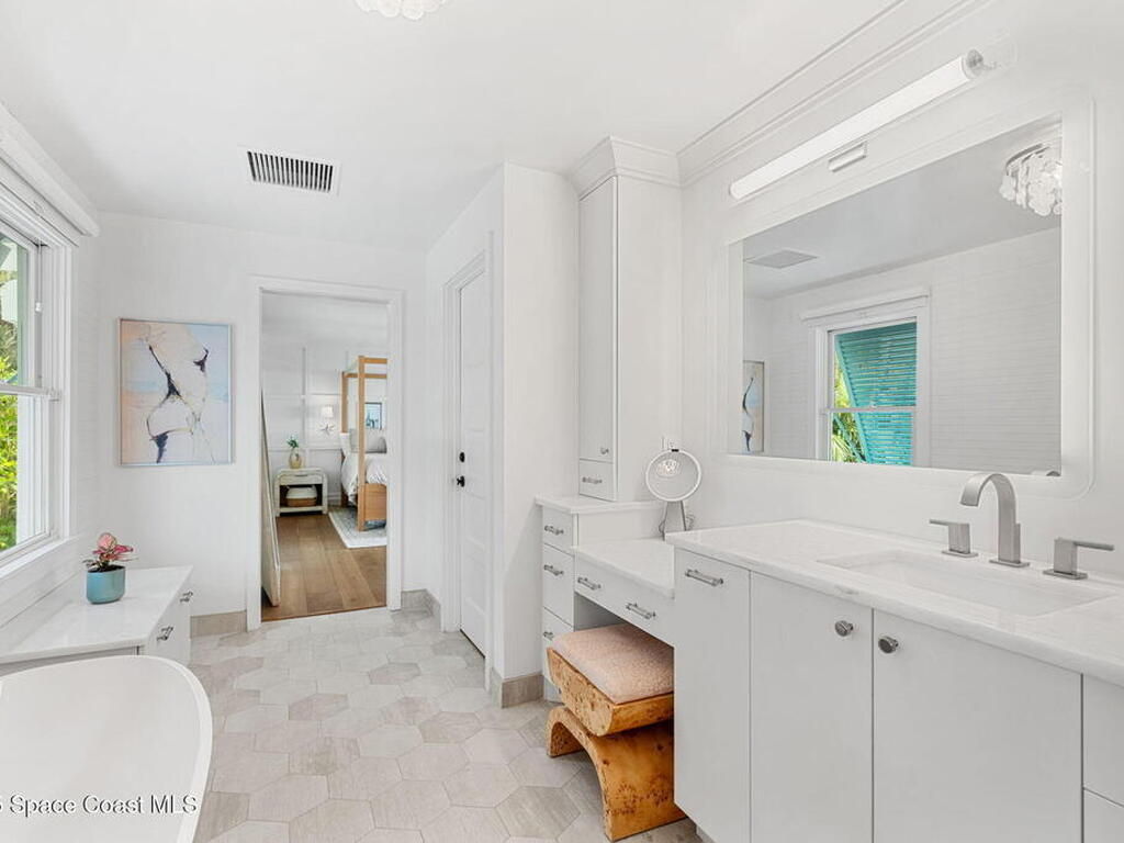 2600 N Riverside Drive, Indialantic, FL 32903
