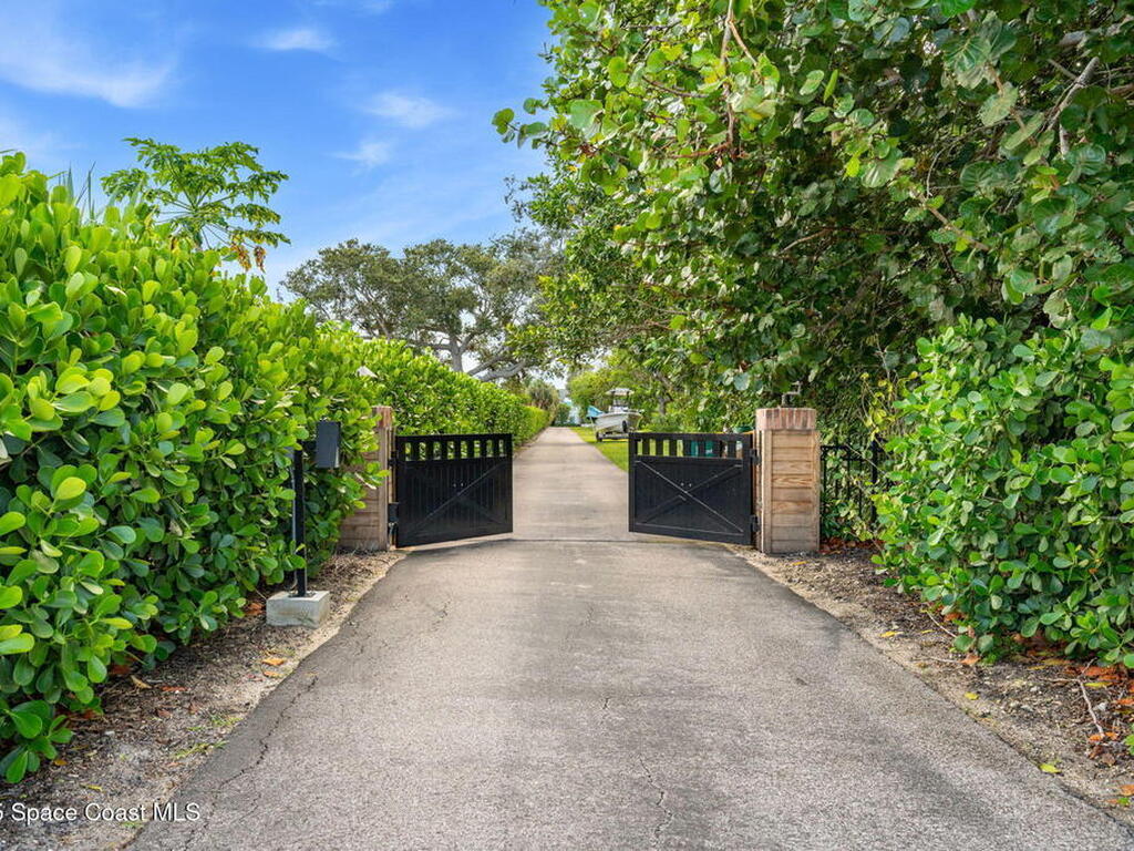2600 N Riverside Drive, Indialantic, FL 32903