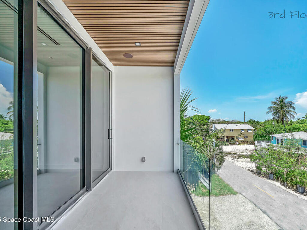 16 Seaside Ave Avenue, Key Largo, FL 33037