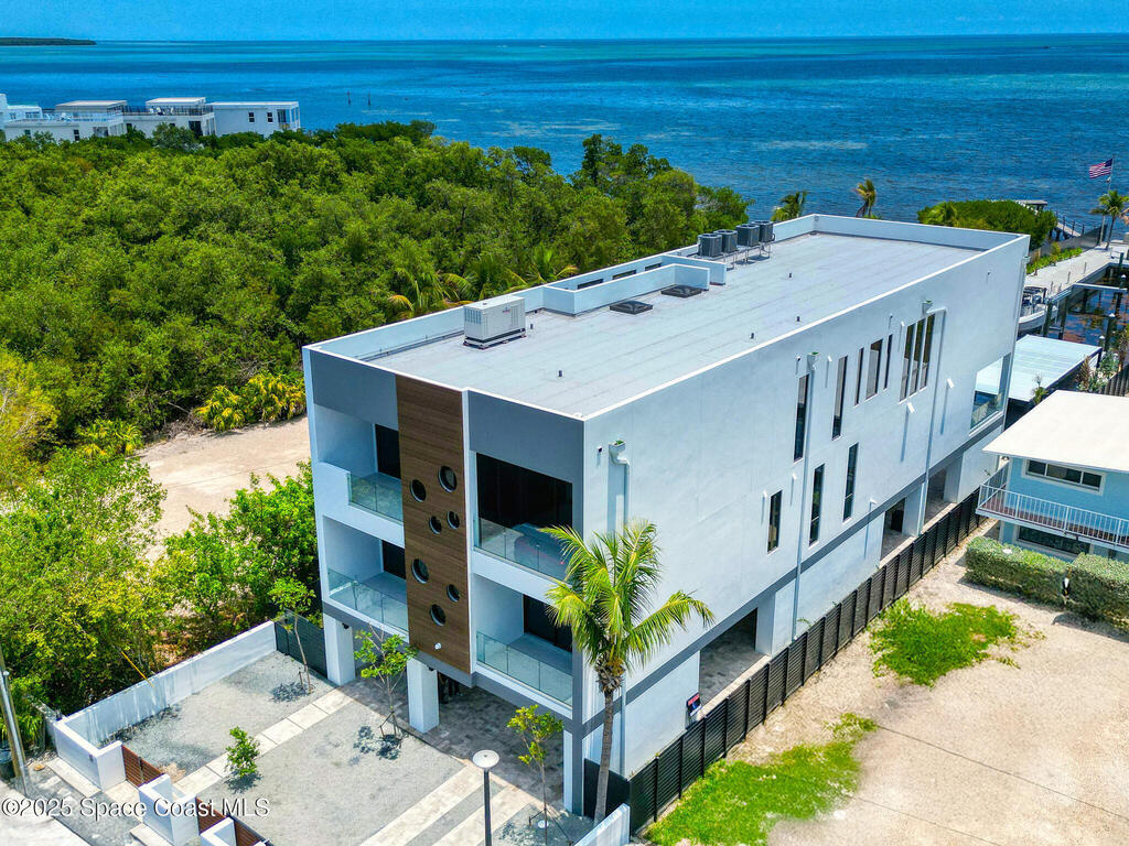 16 Seaside Ave Avenue, Key Largo, FL 33037