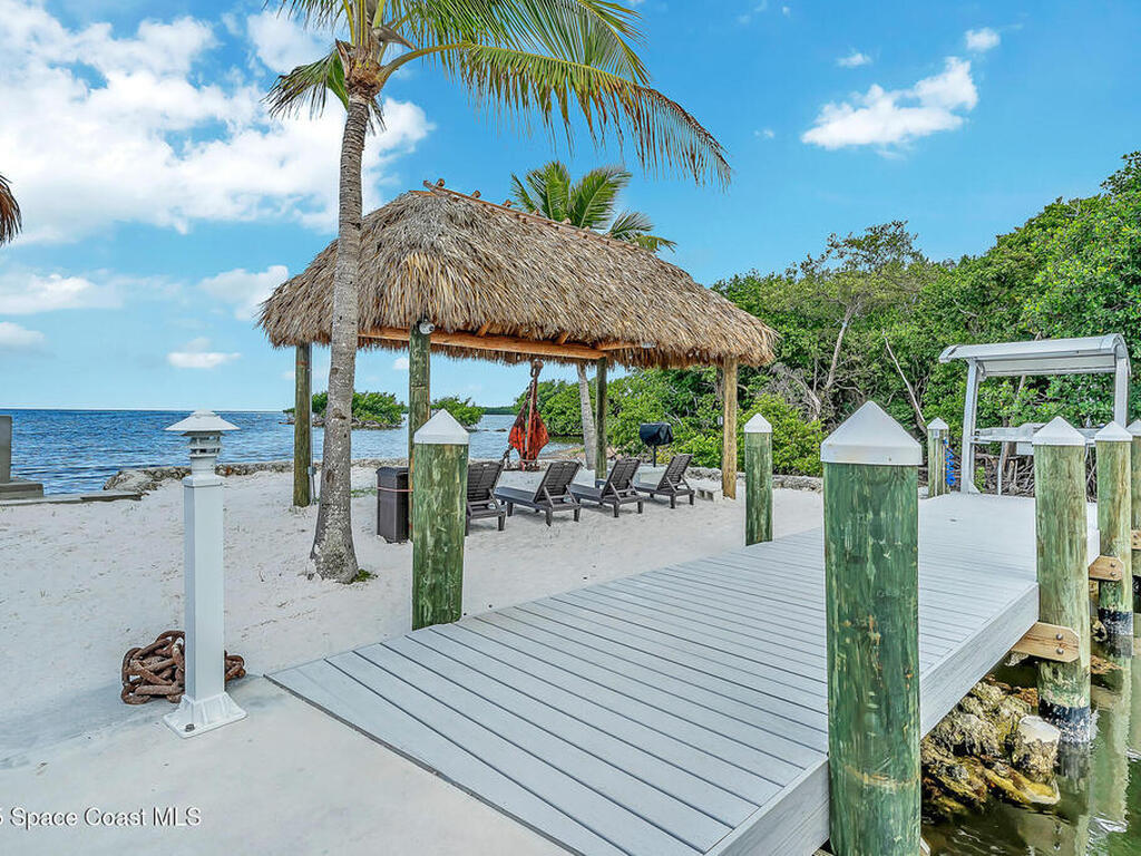16 Seaside Ave Avenue, Key Largo, FL 33037