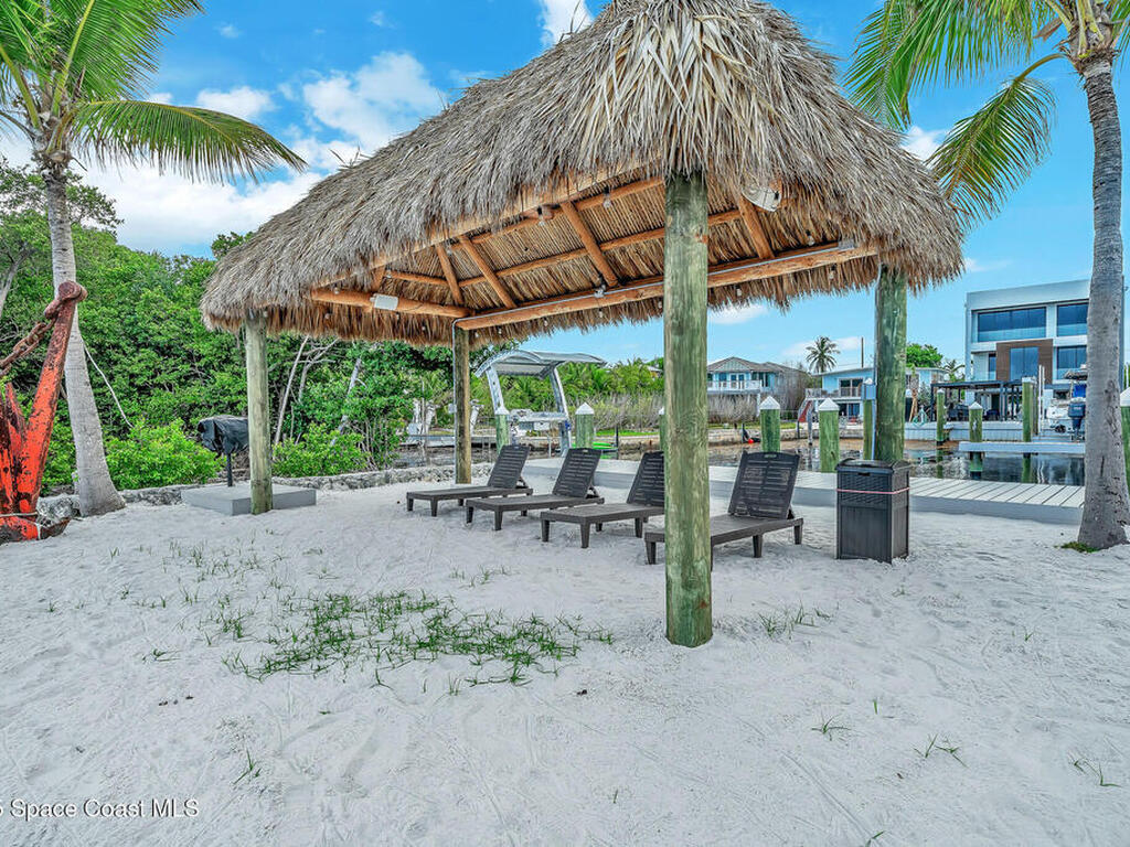 16 Seaside Ave Avenue, Key Largo, FL 33037