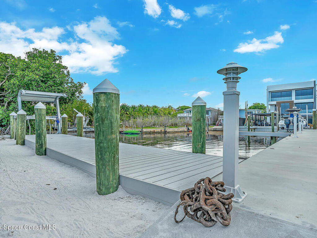 16 Seaside Ave Avenue, Key Largo, FL 33037