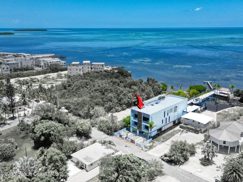16 Seaside Ave Avenue, Key Largo, FL 33037