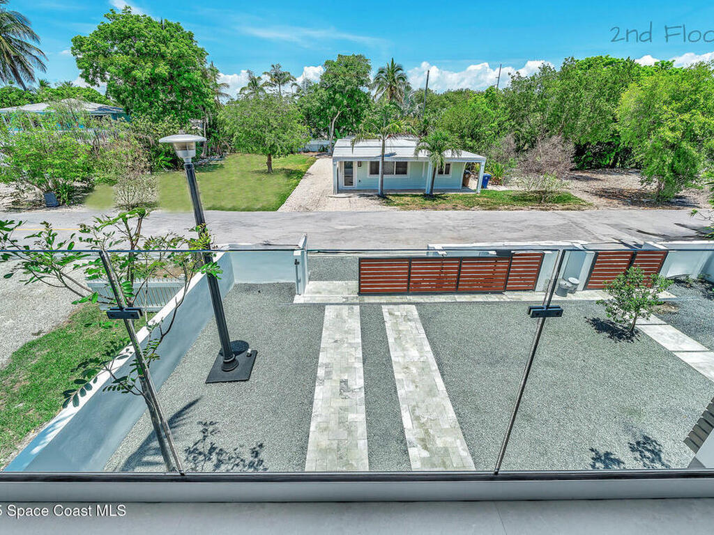 16 Seaside Ave Avenue, Key Largo, FL 33037