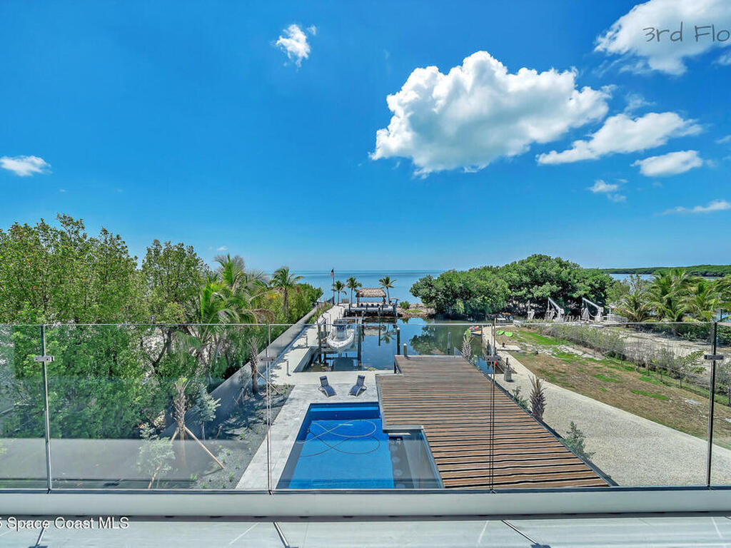 16 Seaside Ave Avenue, Key Largo, FL 33037