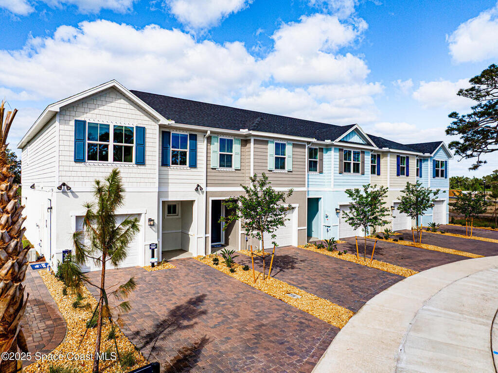 1895 Kendall Pointe Place, Melbourne, FL 32935
