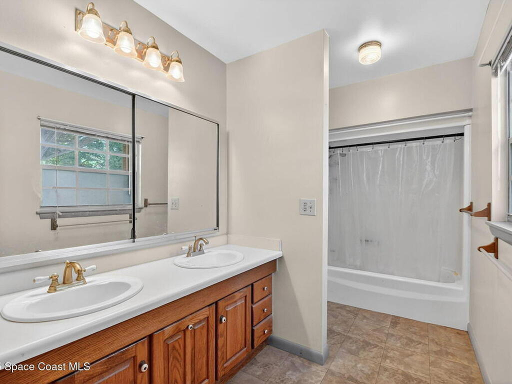 6581 Hillside Lane, Lake Worth, FL 33467
