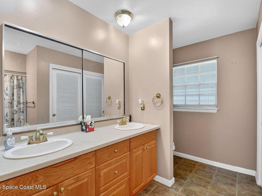 6581 Hillside Lane, Lake Worth, FL 33467