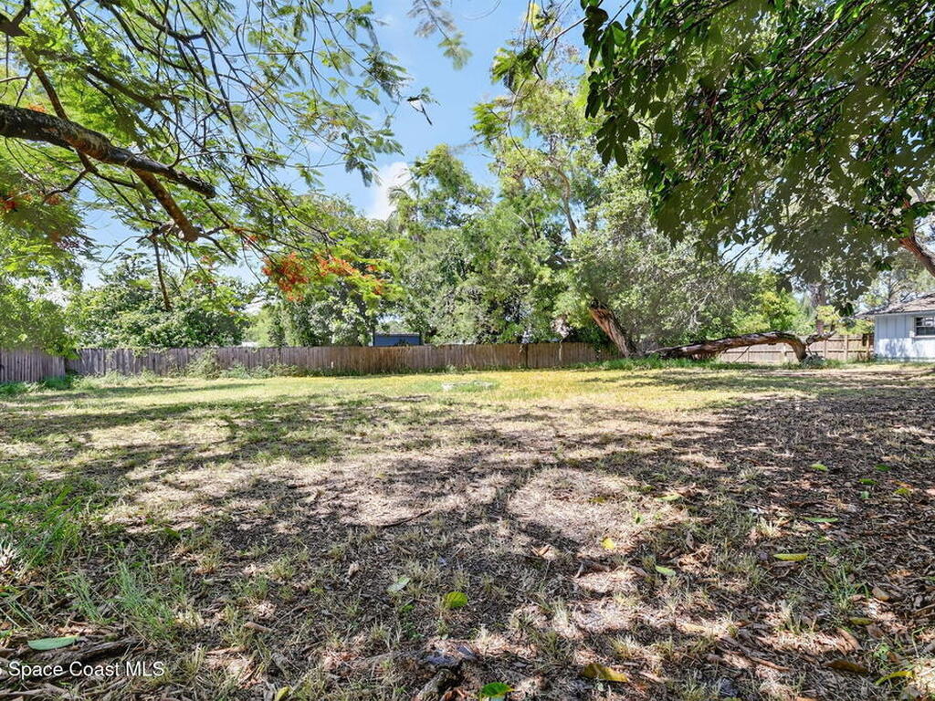 6581 Hillside Lane, Lake Worth, FL 33467