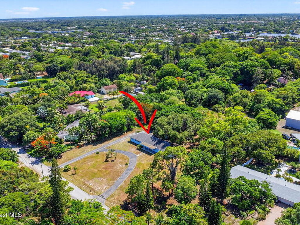 6581 Hillside Lane, Lake Worth, FL 33467