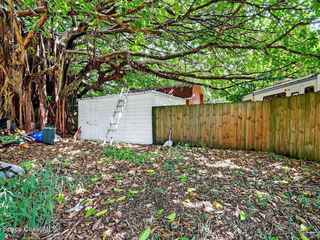 6581 Hillside Lane, Lake Worth, FL 33467
