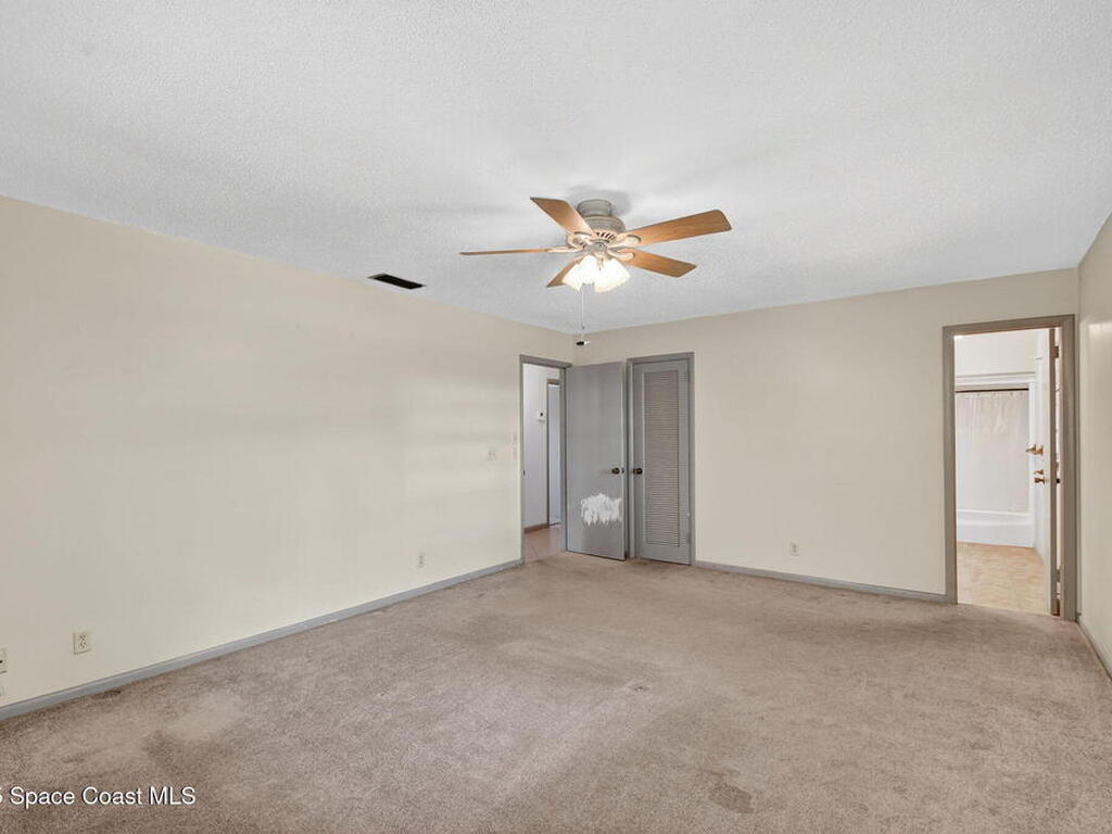 6581 Hillside Lane, Lake Worth, FL 33467