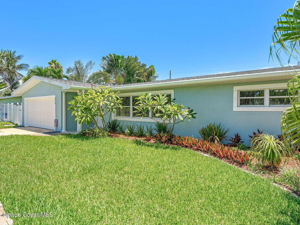 215 S Robert Way, Satellite Beach, FL 32937
