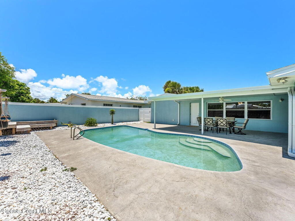 215 S Robert Way, Satellite Beach, FL 32937