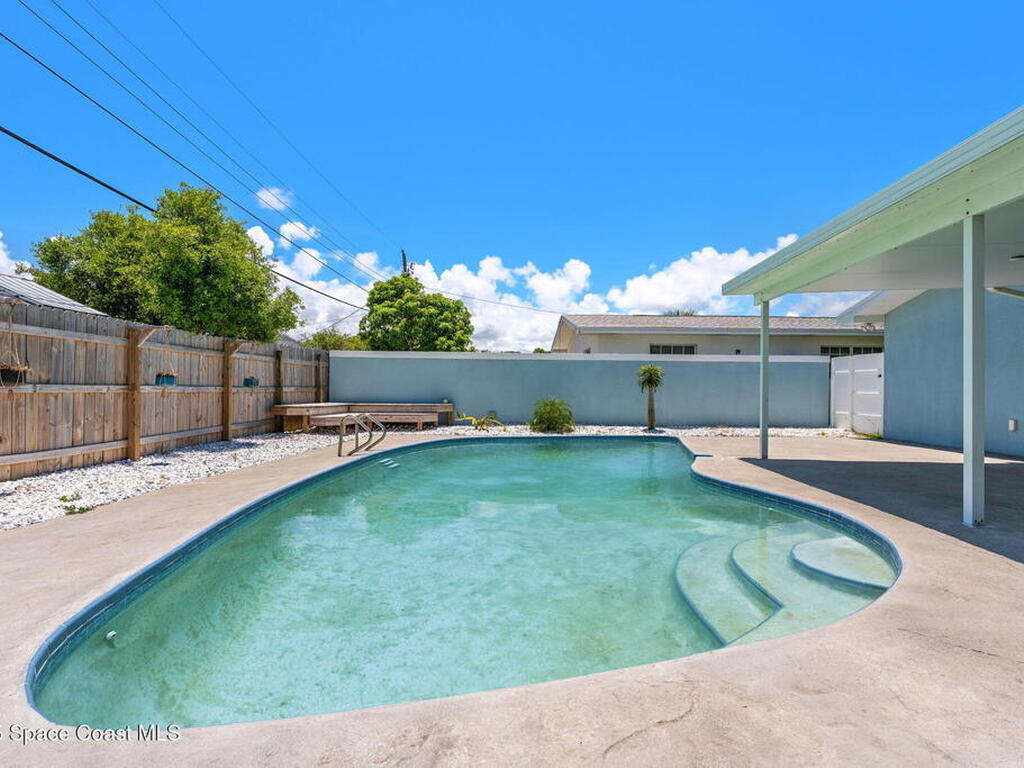 215 S Robert Way, Satellite Beach, FL 32937