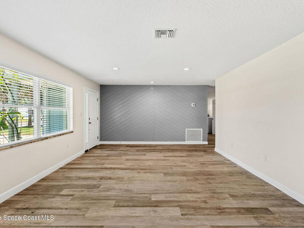 215 S Robert Way, Satellite Beach, FL 32937