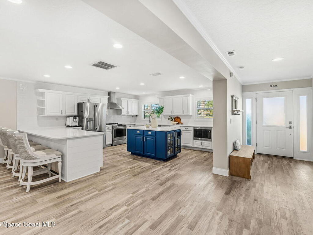 565 Solitaire Palm Drive, Indialantic, FL 32903