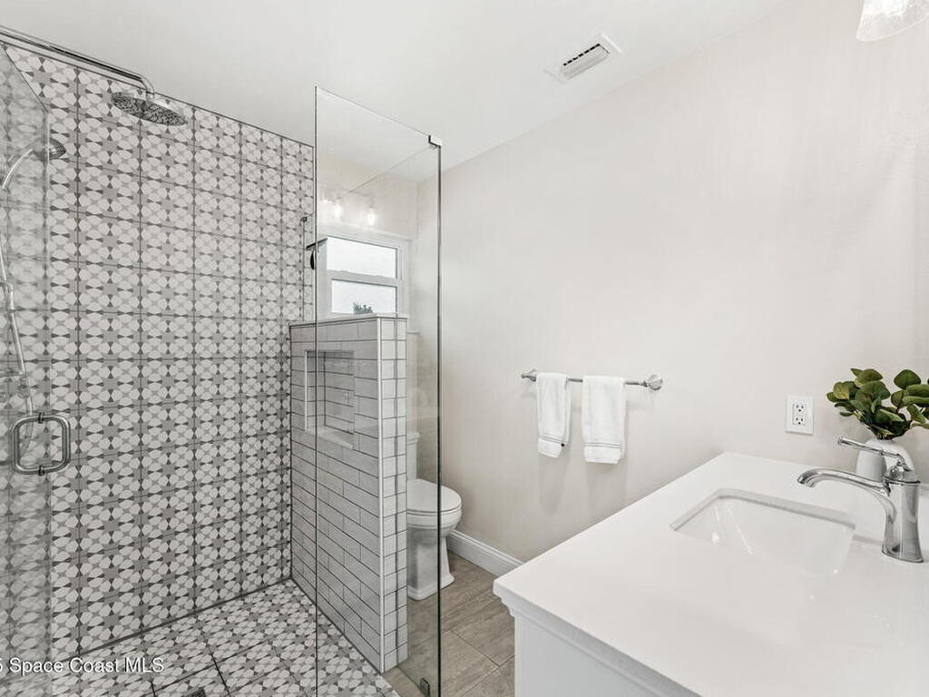 565 Solitaire Palm Drive, Indialantic, FL 32903