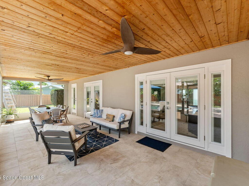 565 Solitaire Palm Drive, Indialantic, FL 32903