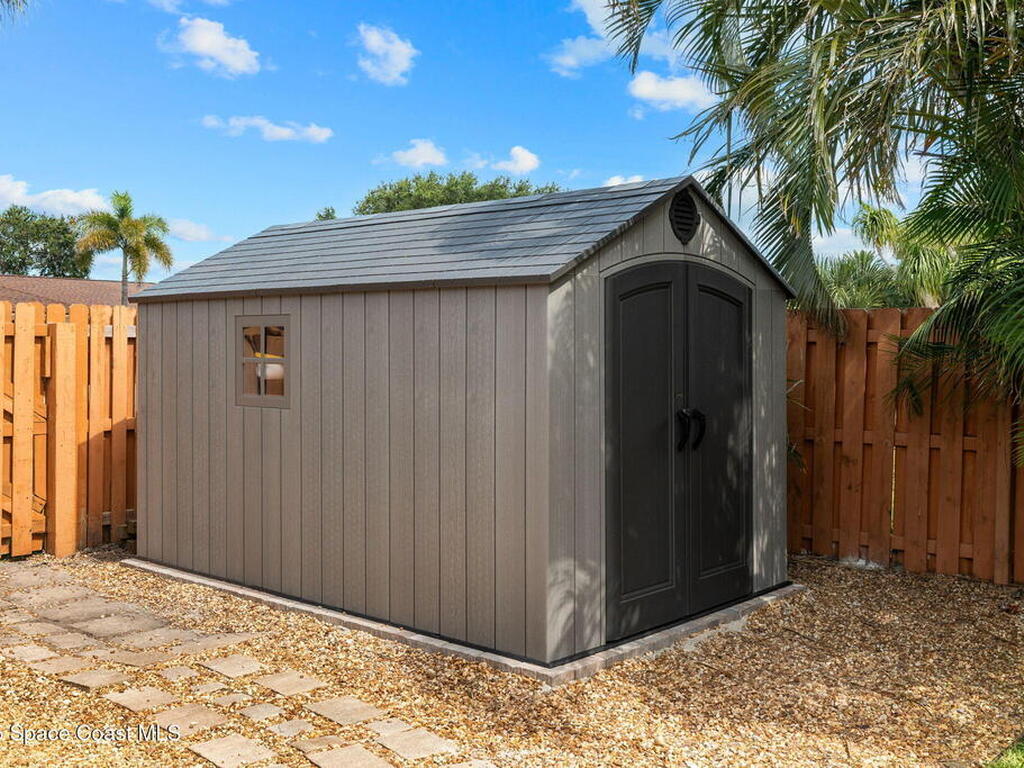 565 Solitaire Palm Drive, Indialantic, FL 32903