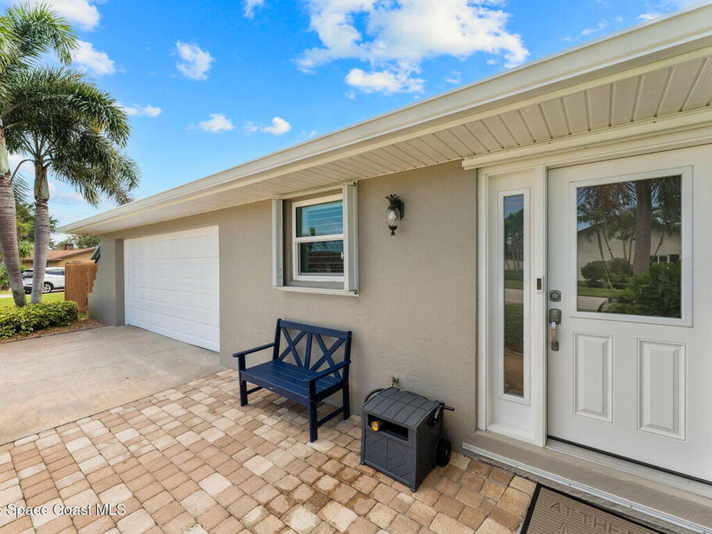 565 Solitaire Palm Drive, Indialantic, FL 32903