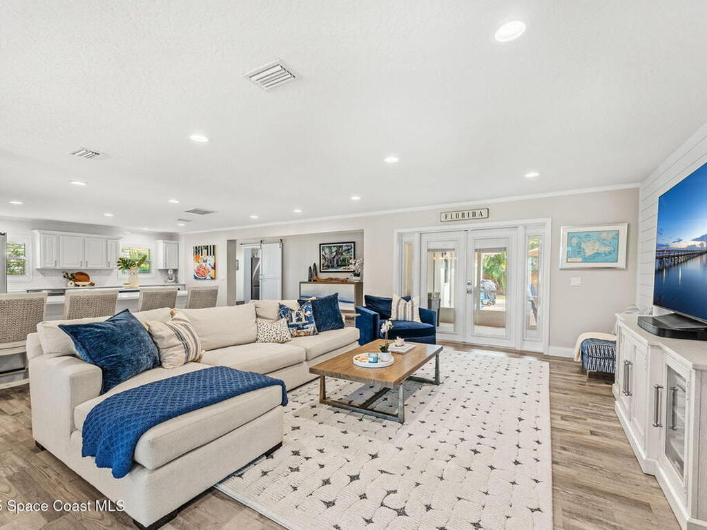 565 Solitaire Palm Drive, Indialantic, FL 32903