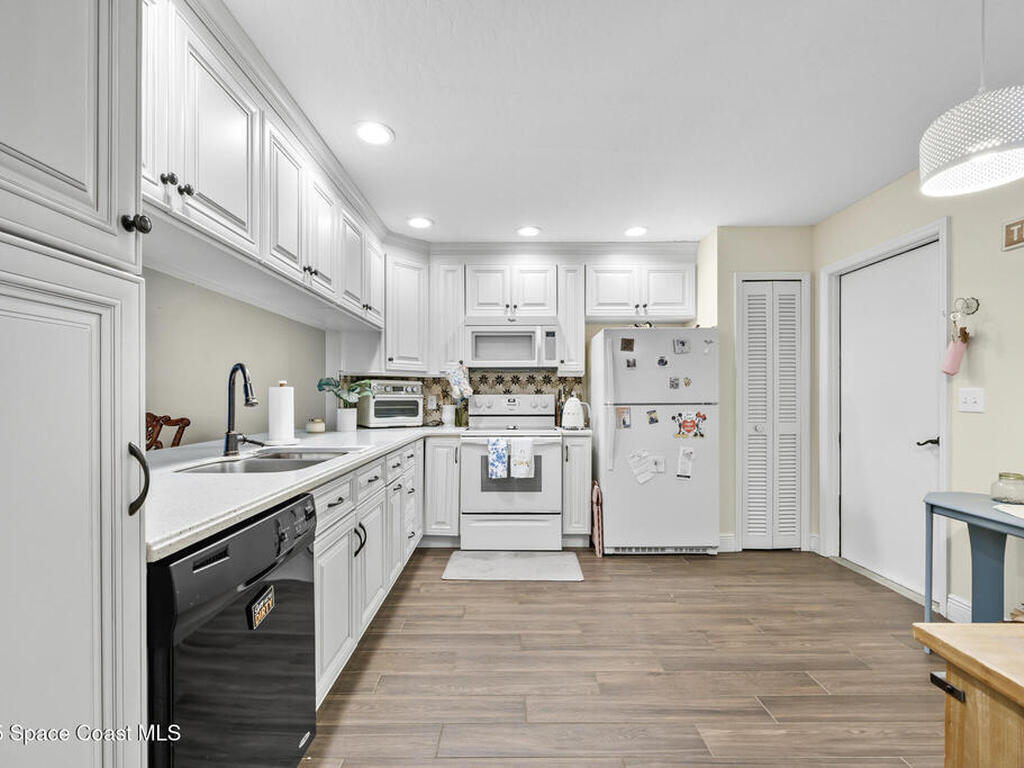 18 Sunset Street, Satellite Beach, FL 32937