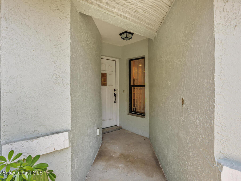 18 Sunset Street, Satellite Beach, FL 32937