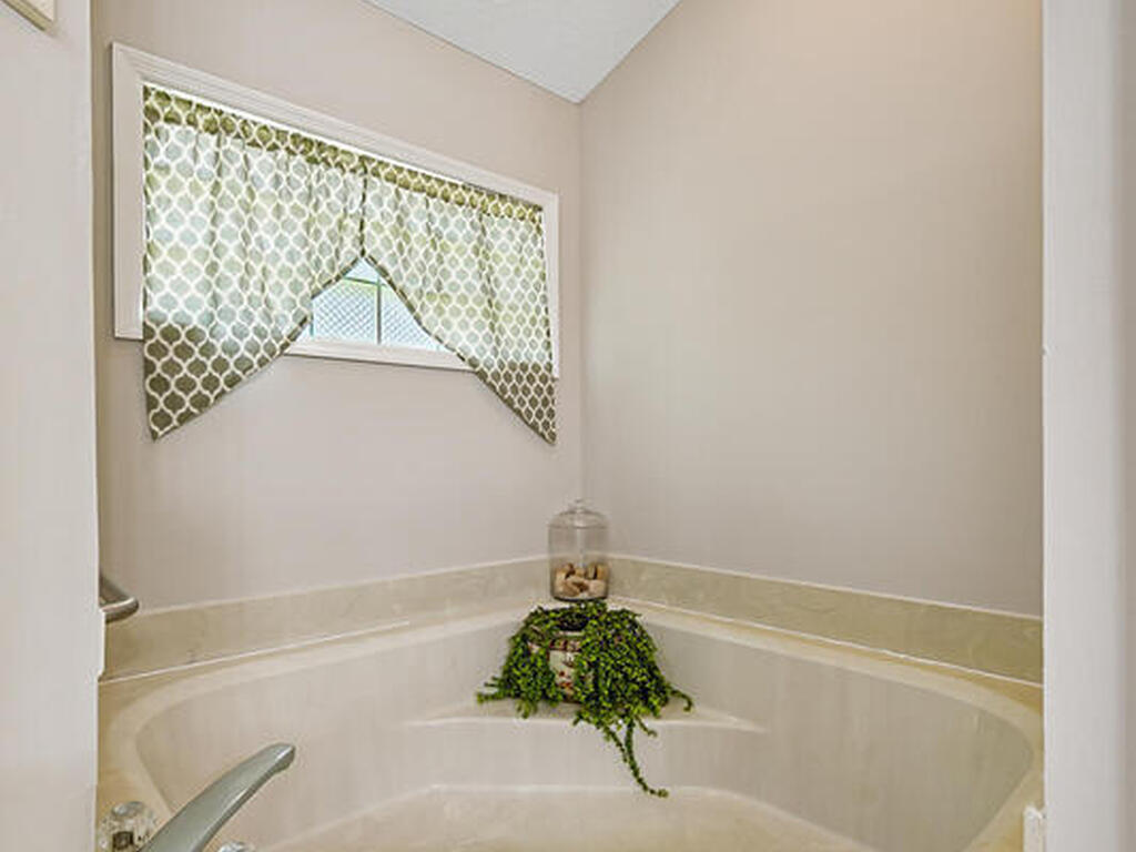 3055 Kershaw Court, Melbourne, FL 32934
