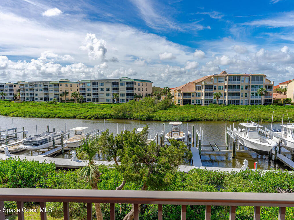 520 S Peninsula Avenue, New Smyrna Beach, FL 32169