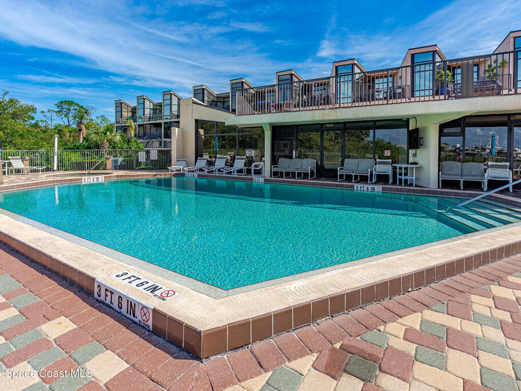 520 S Peninsula Avenue, New Smyrna Beach, FL 32169