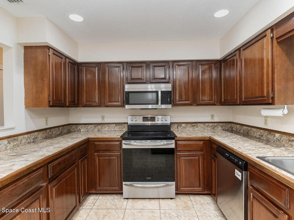 2175 Lacourt Lane, Malabar, FL 32950
