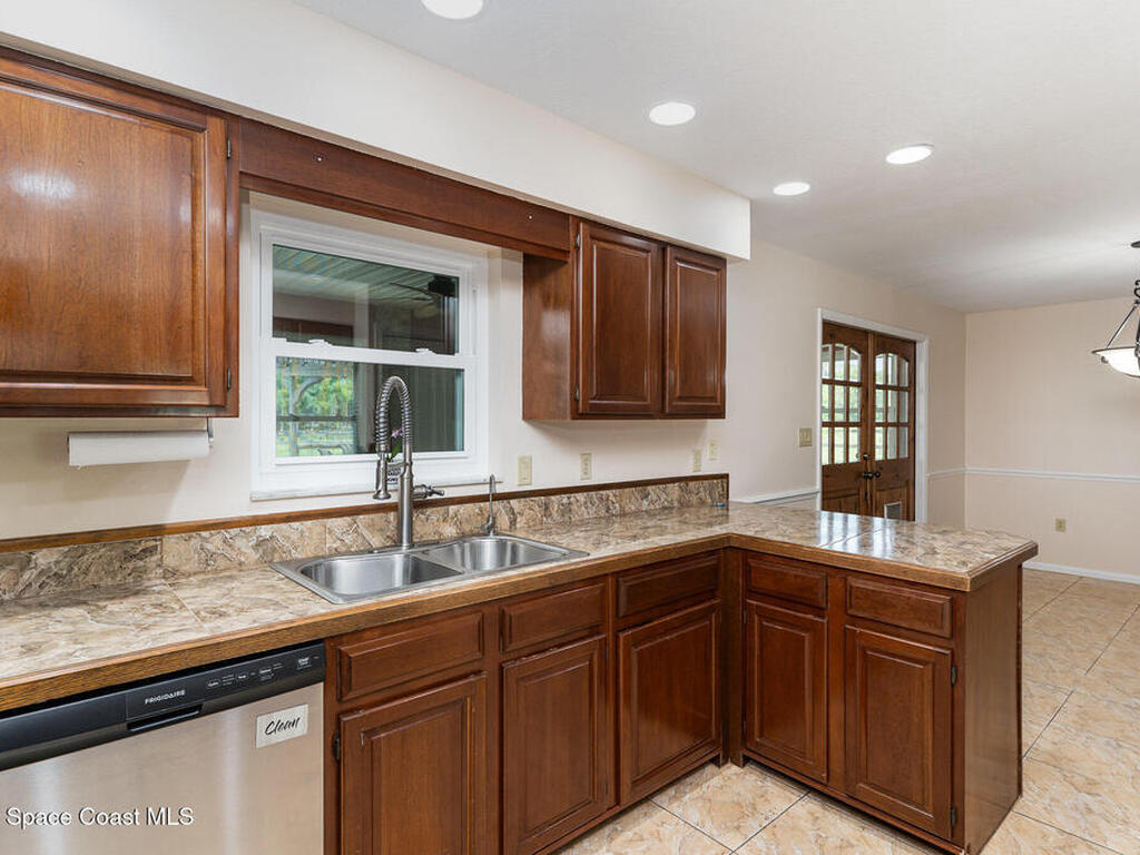2175 Lacourt Lane, Malabar, FL 32950