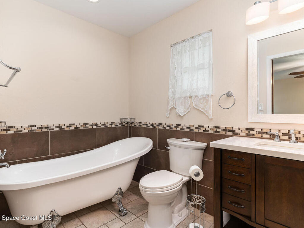 2175 Lacourt Lane, Malabar, FL 32950