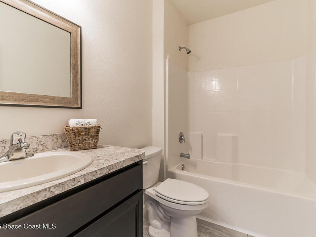 1902 Elkins Point Drive, Melbourne, FL 32935