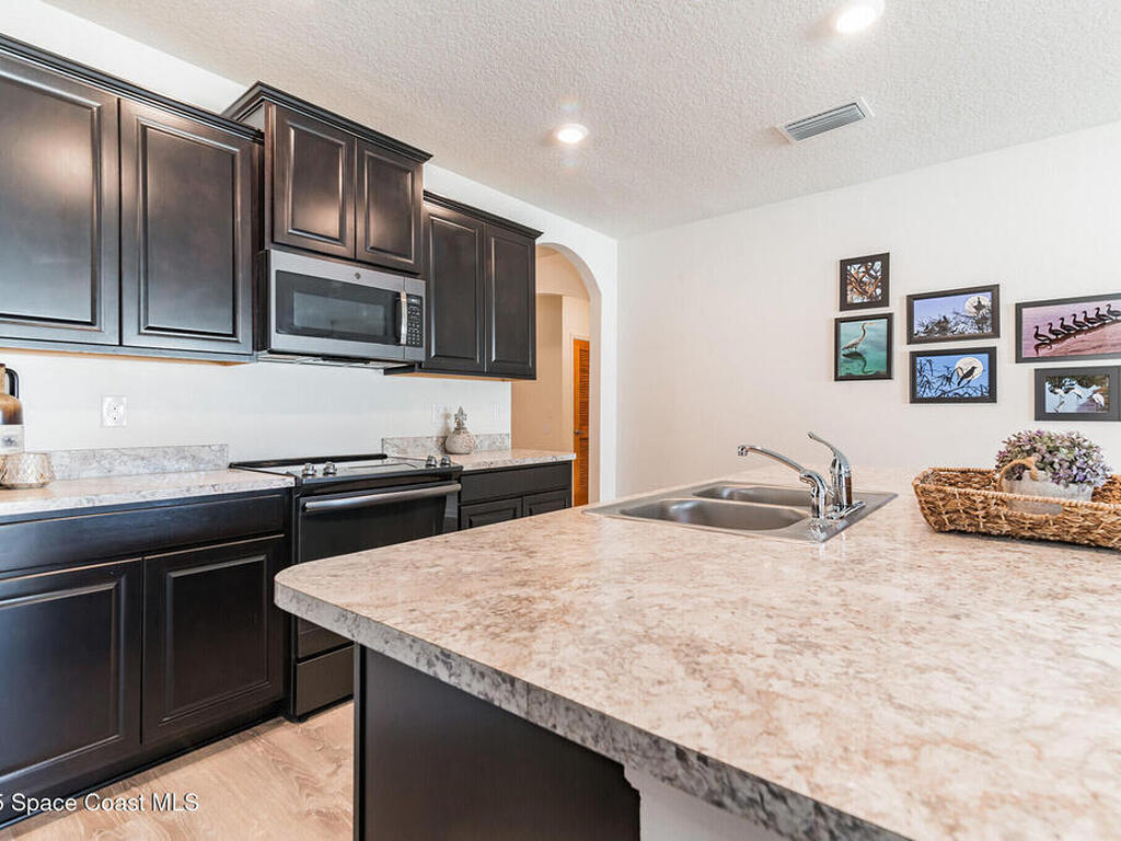 1902 Elkins Point Drive, Melbourne, FL 32935