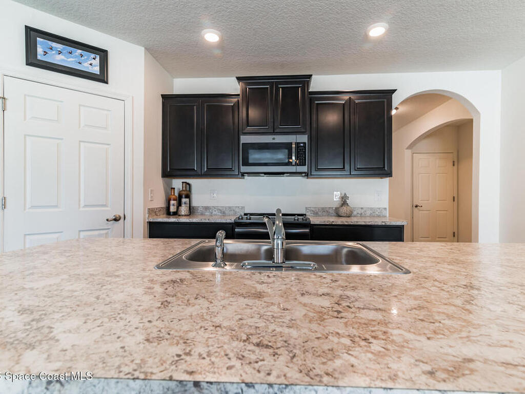 1902 Elkins Point Drive, Melbourne, FL 32935