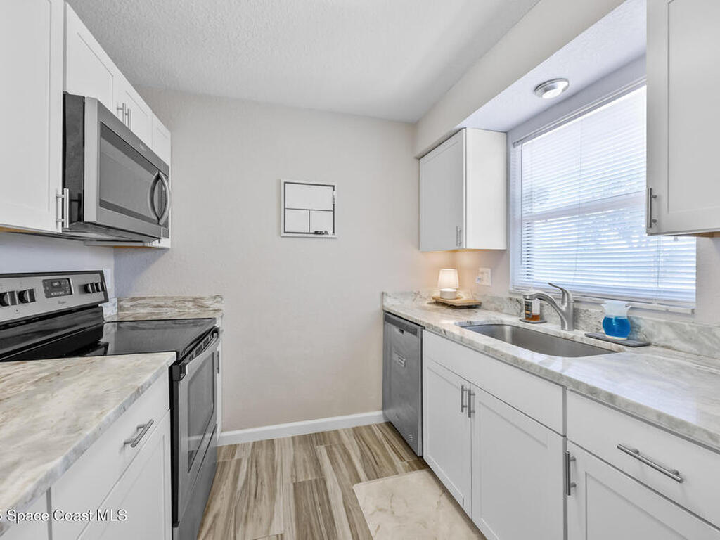 1325 Johns Circle, Merritt Island, FL 32952