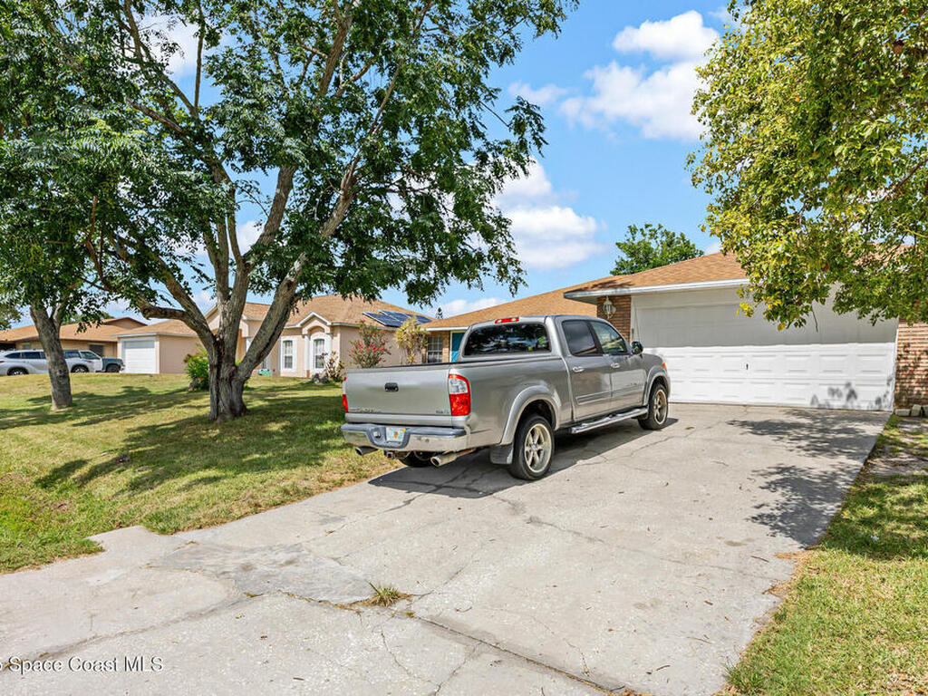 581 Jupiter Boulevard, Palm Bay, FL 32907