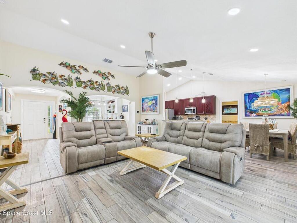 8325 105th Court, Vero Beach, FL 32967
