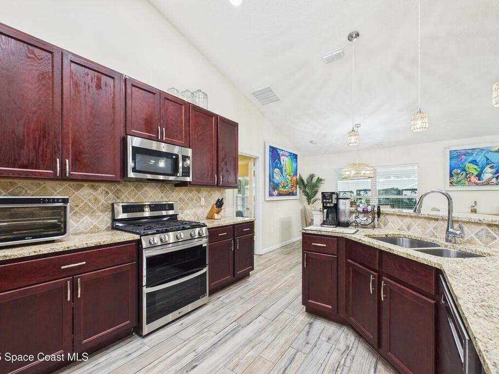 8325 105th Court, Vero Beach, FL 32967