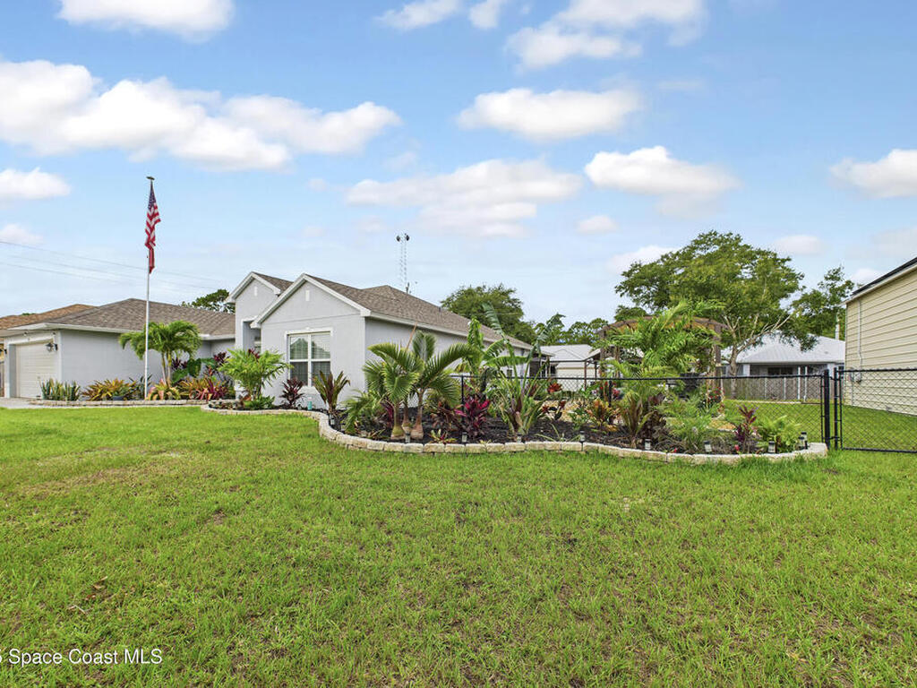 8325 105th Court, Vero Beach, FL 32967